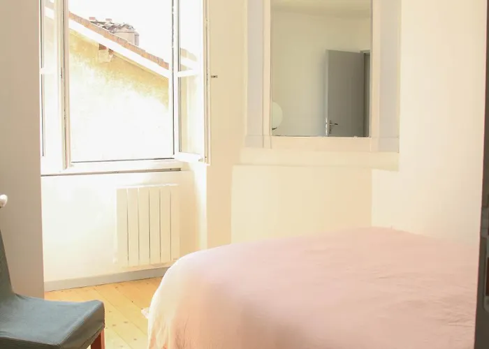 Villaret - Tres Spacieux En Coeur De - 2eme Etage Lägenhet *