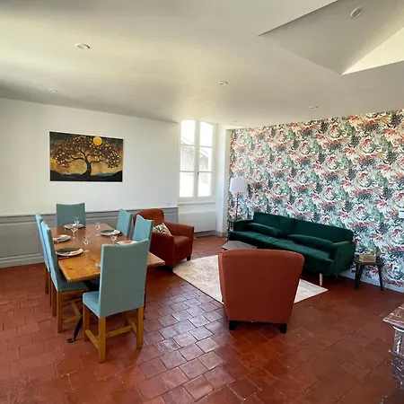 Villaret - Tres Spacieux En Coeur De - 2eme Etage شقة