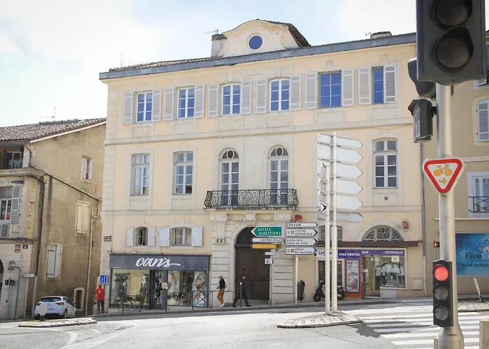 Villaret - Tres Spacieux En Coeur De - 2eme Etage شقة أوش